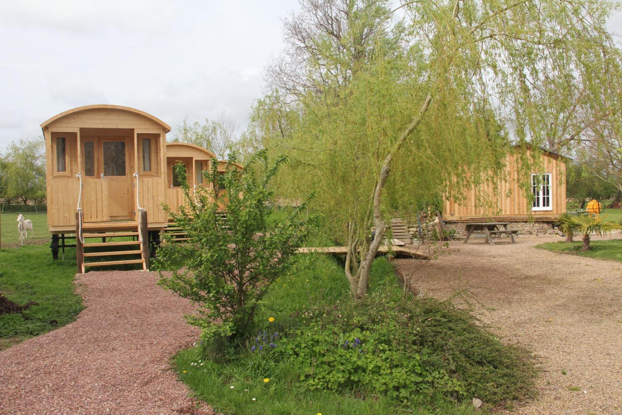 Logis Du Grand Pin Apartment Saint-Martin-des-Entrées Екстериор снимка