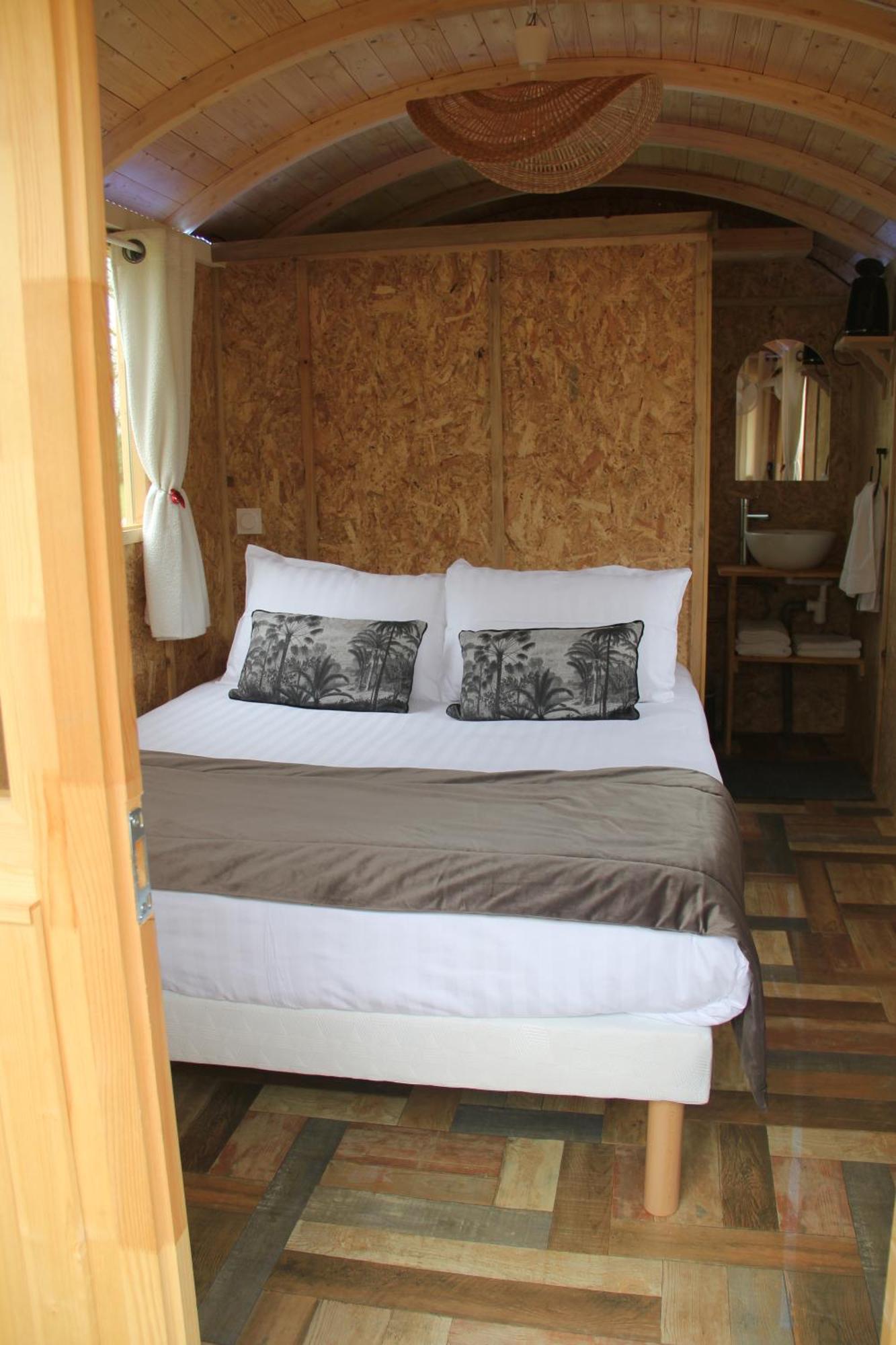 Logis Du Grand Pin Apartment Saint-Martin-des-Entrées Екстериор снимка