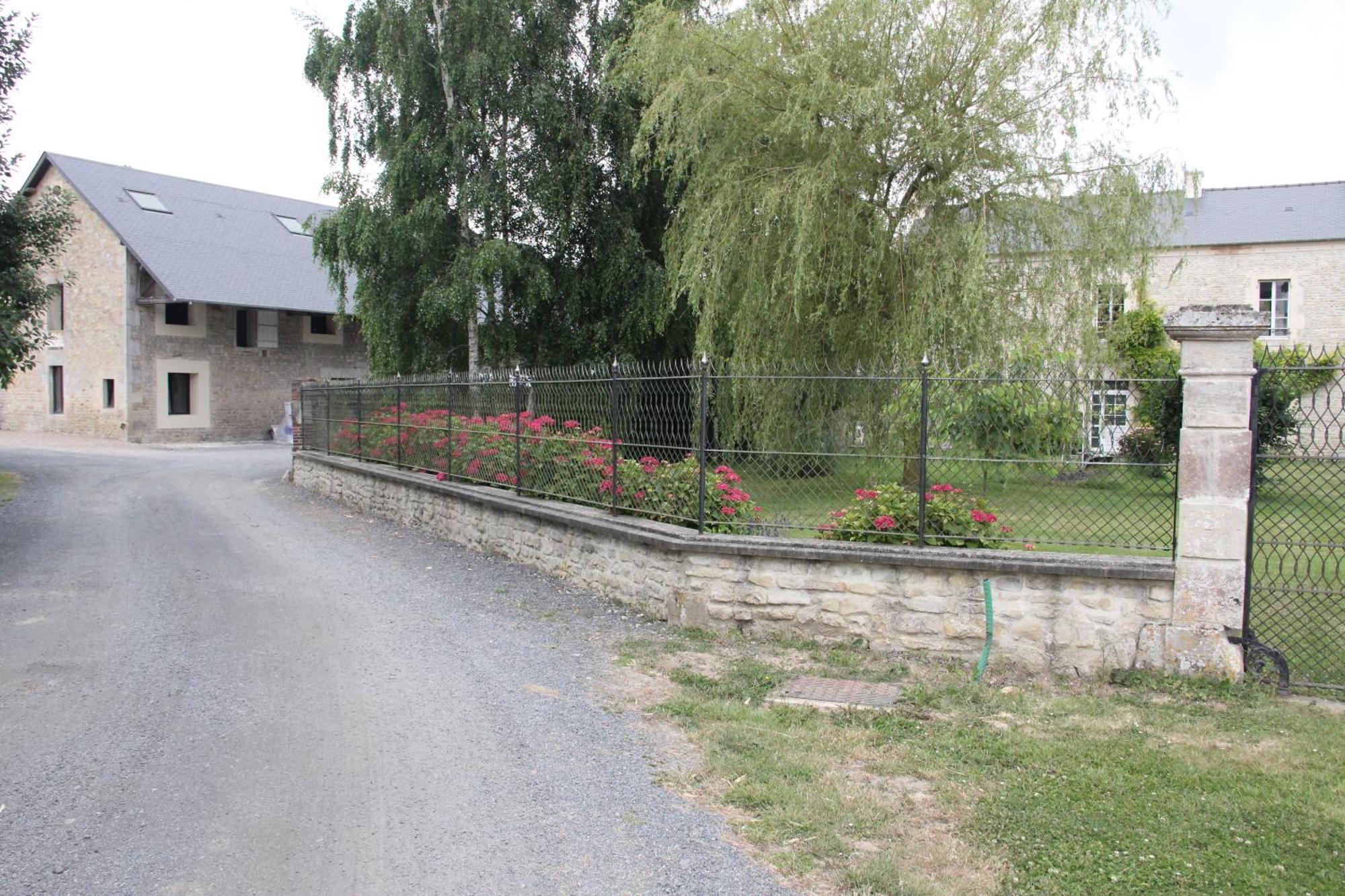 Logis Du Grand Pin Apartment Saint-Martin-des-Entrées Екстериор снимка
